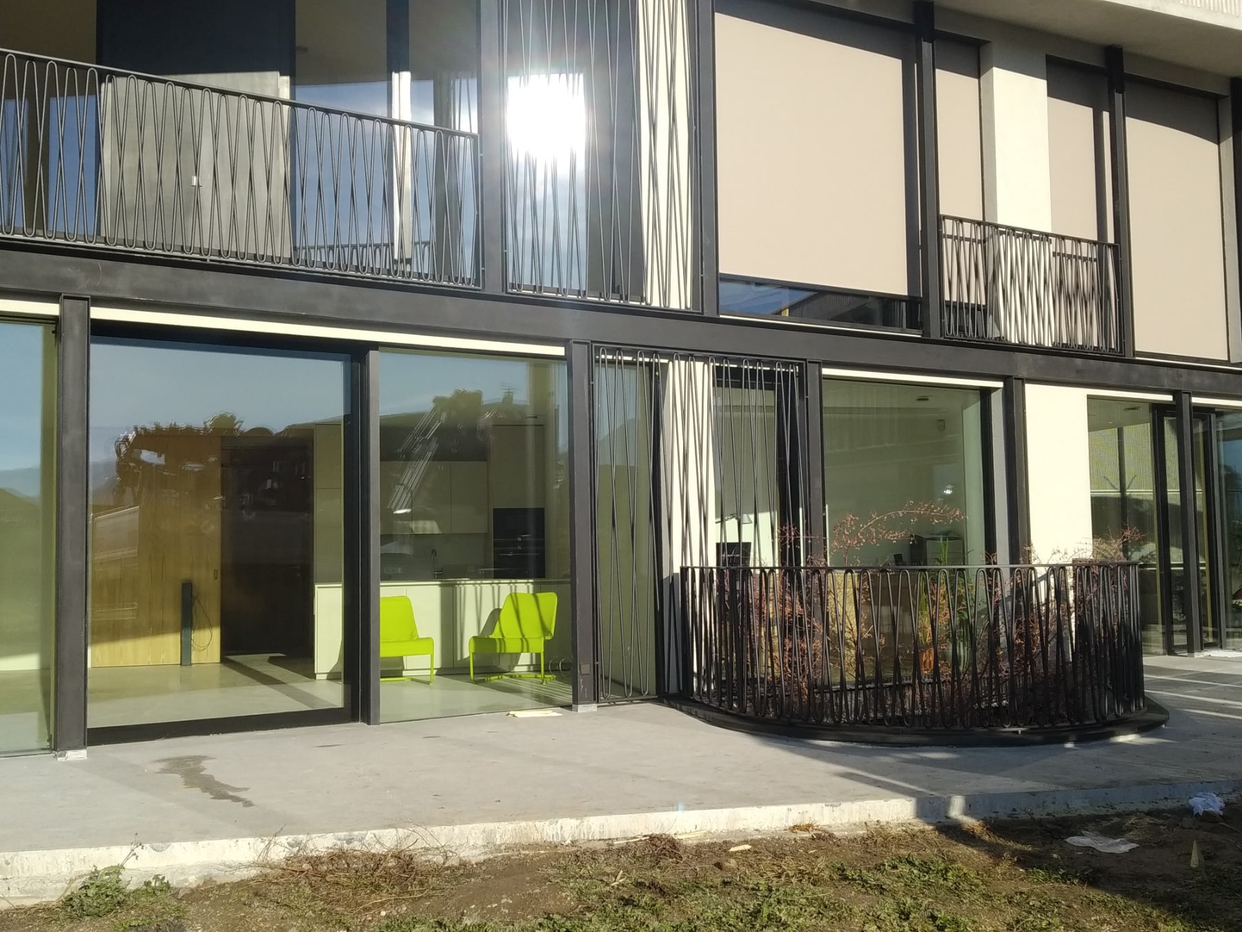Glasfassade mit Metallkonstruktion